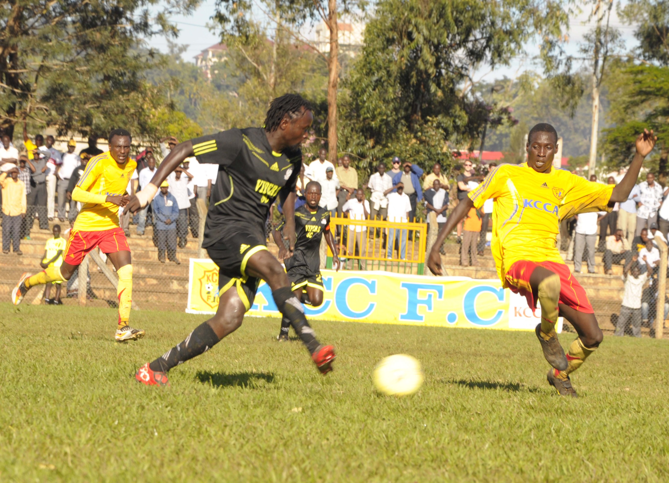 Azam Uganda Premier League: Leaders KCCA FC entertain Champions Vipers at Nakivubo
