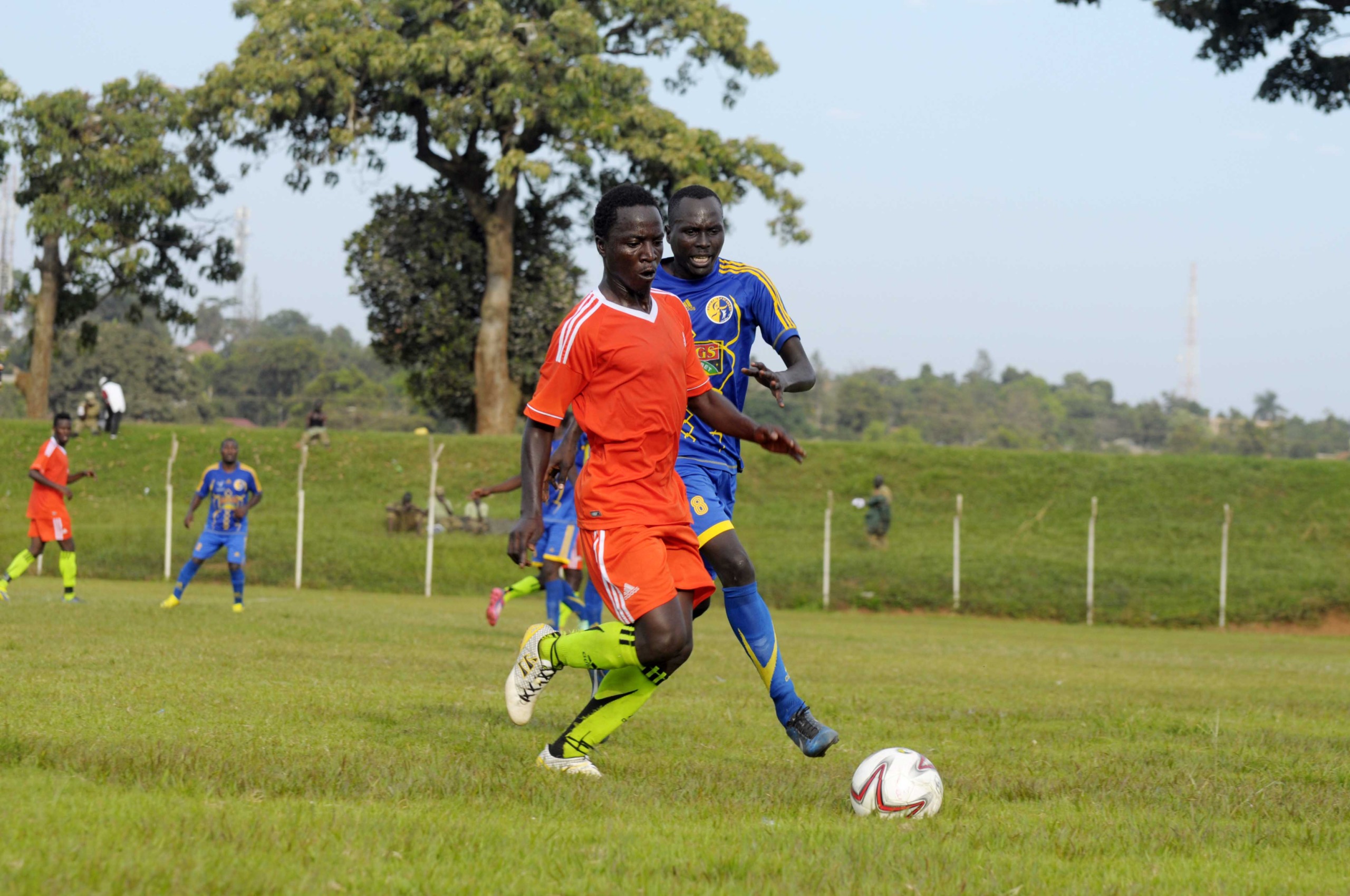 Azam Uganda Premier League: Lweza F.C, Vipers face off on Tuesday